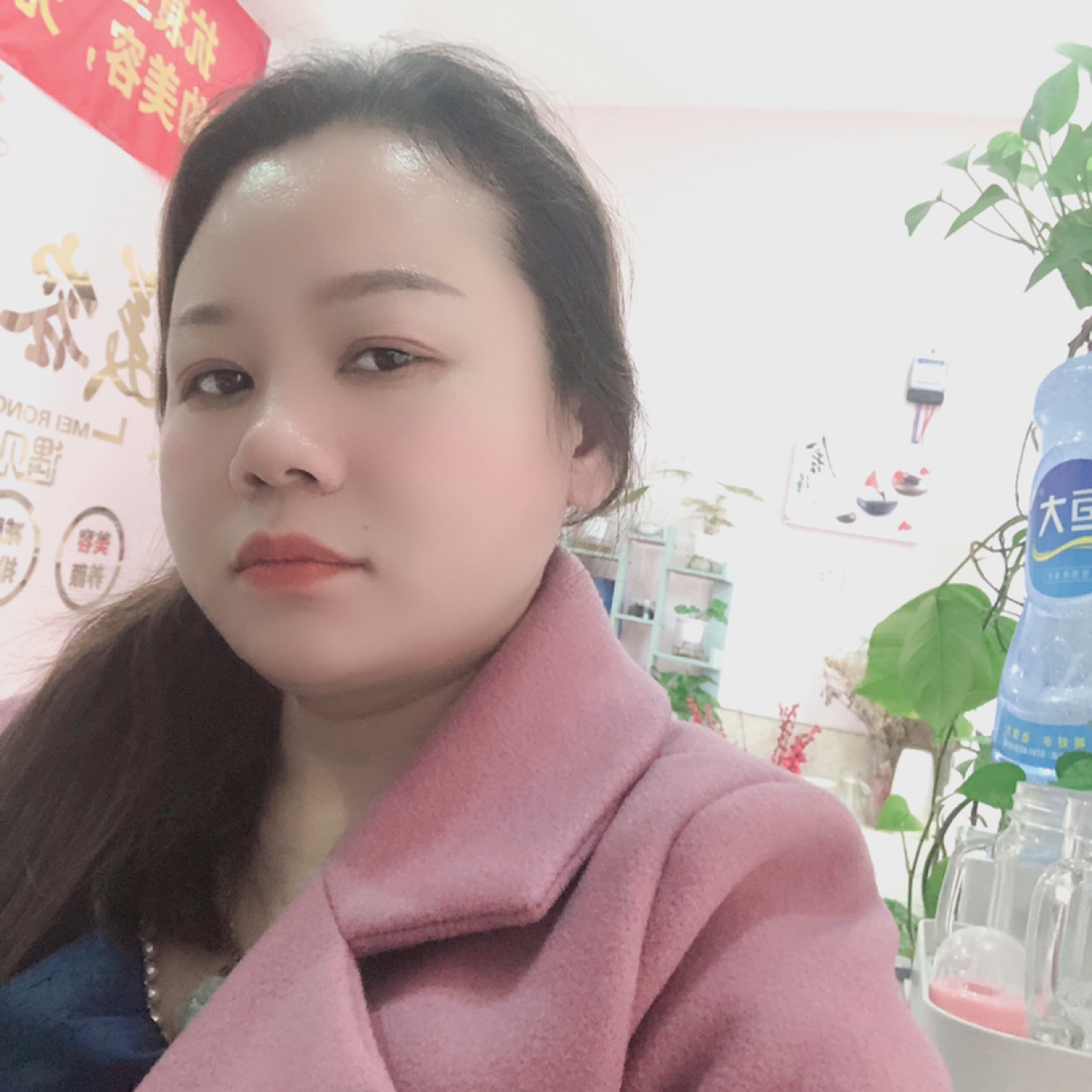 忧虑凝眸清曲的照片