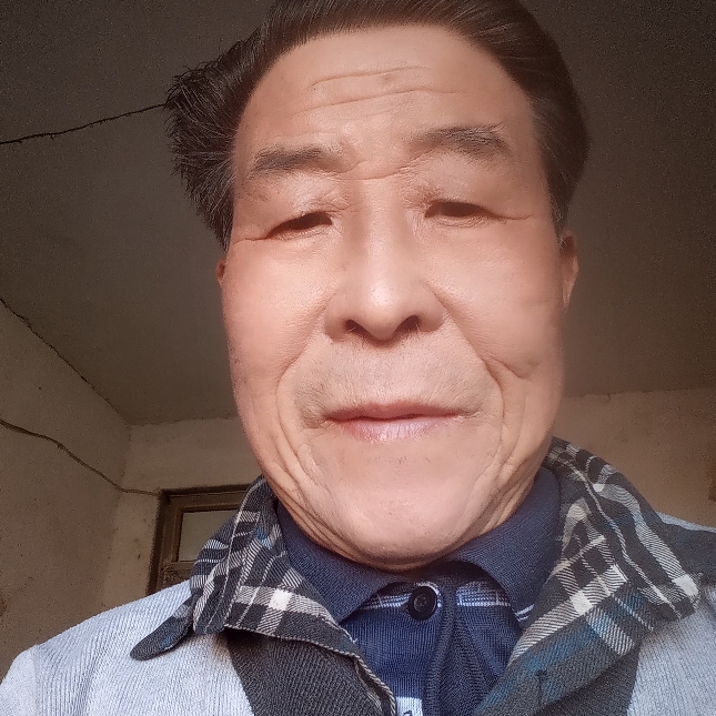含糊等待眼神的照片