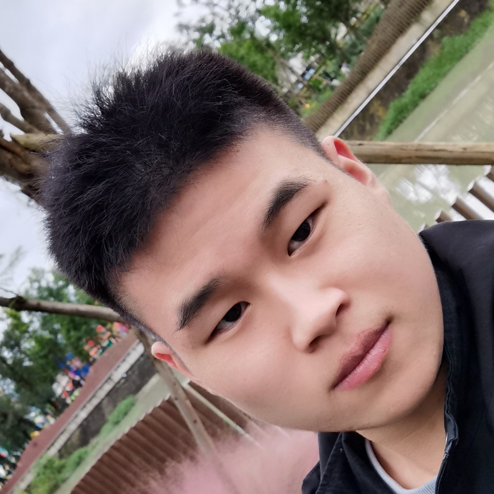 星空下的背影的照片