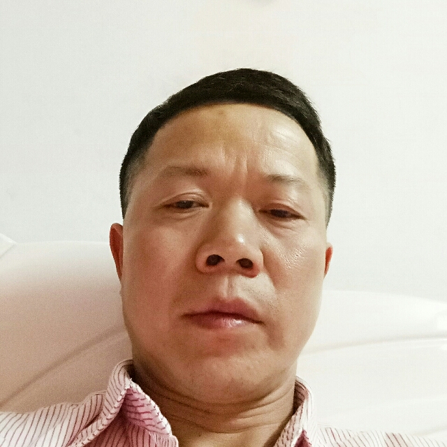 微笑灯泡的照片