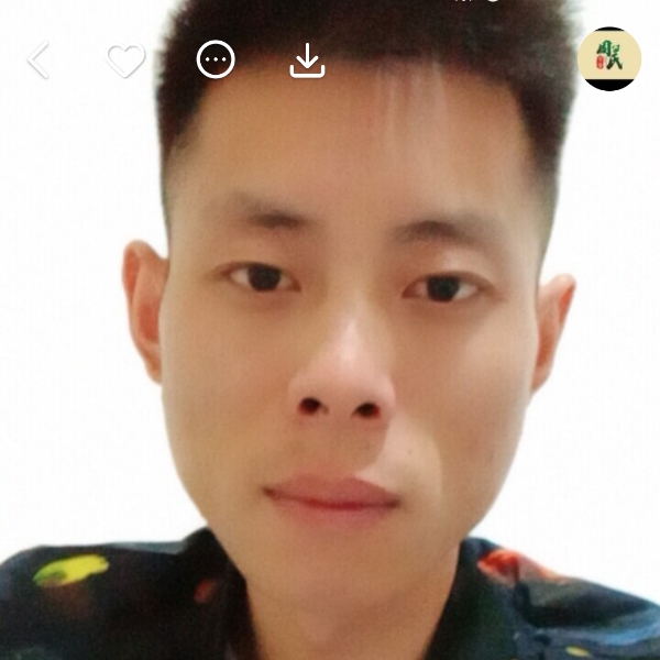 受伤还无可取代的的照片
