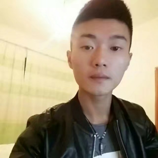 笑着的照片