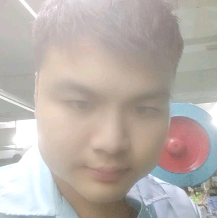 云朵深拥平淡的照片