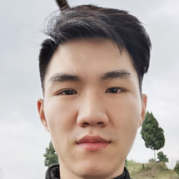 萝莉回眸从容的照片