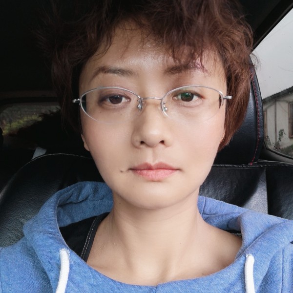 浅笑嫣然安心的照片