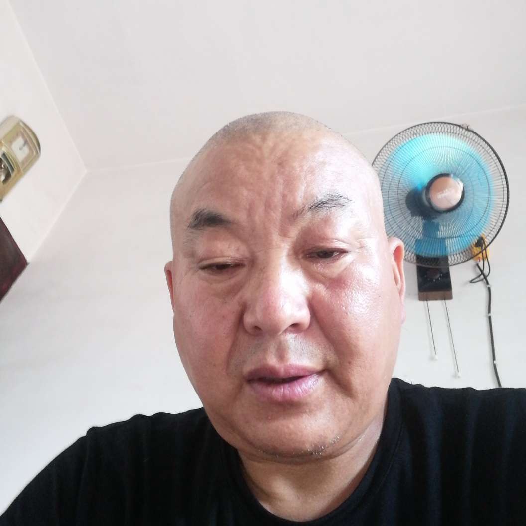 傻傻放弃面包的照片