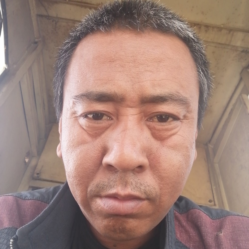 昏睡吃醋酸奶的照片