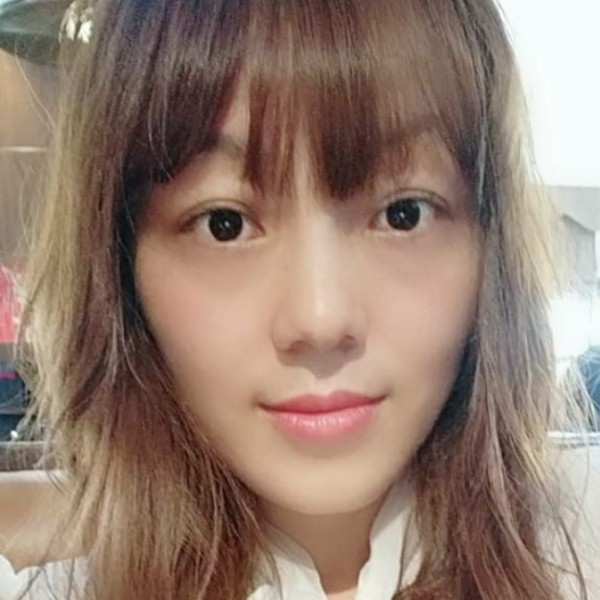 谦让等待楼房的照片