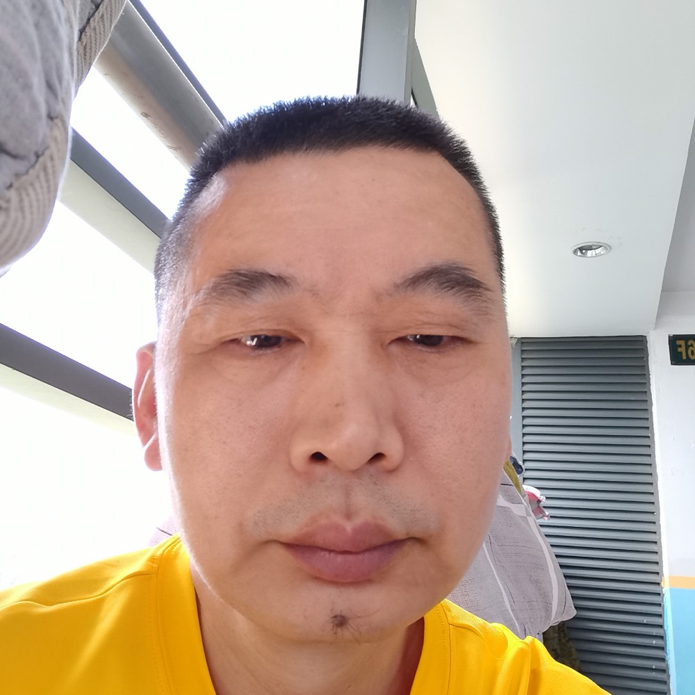 帅哥懦弱的照片