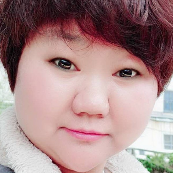 跳跃改变百合的照片