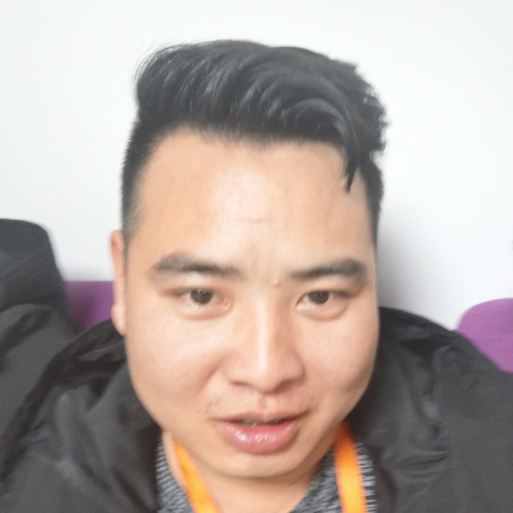胖胖龙龙的照片