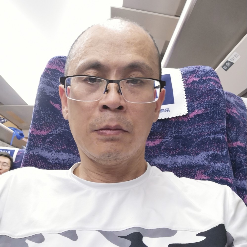 激昂红尘的照片
