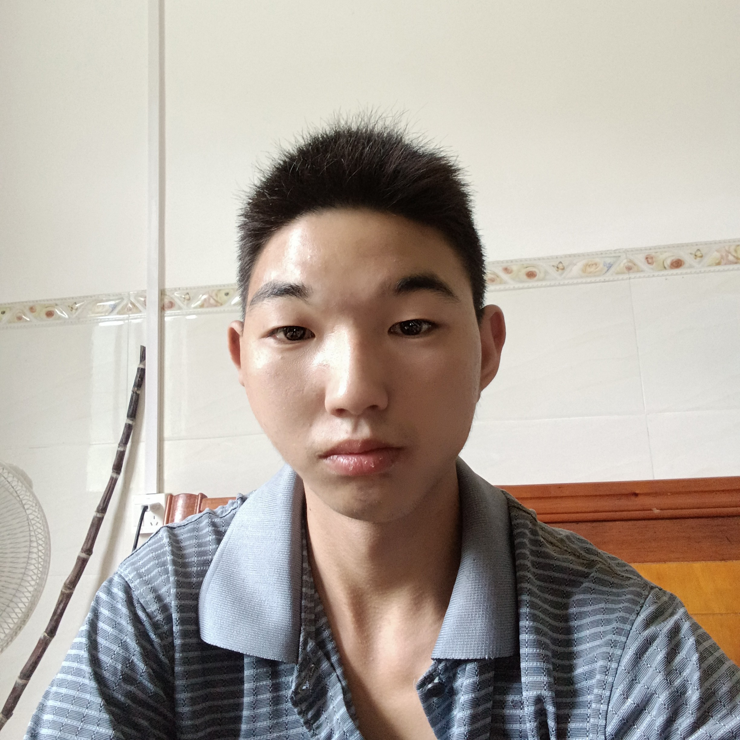 一定是个男孩子的照片