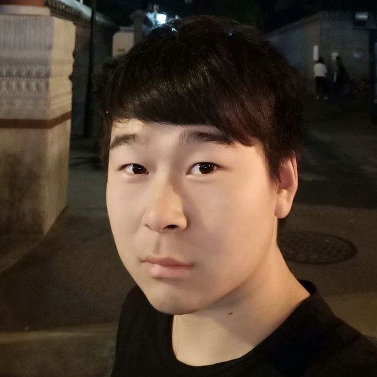 犀牛吃醋顺利的照片
