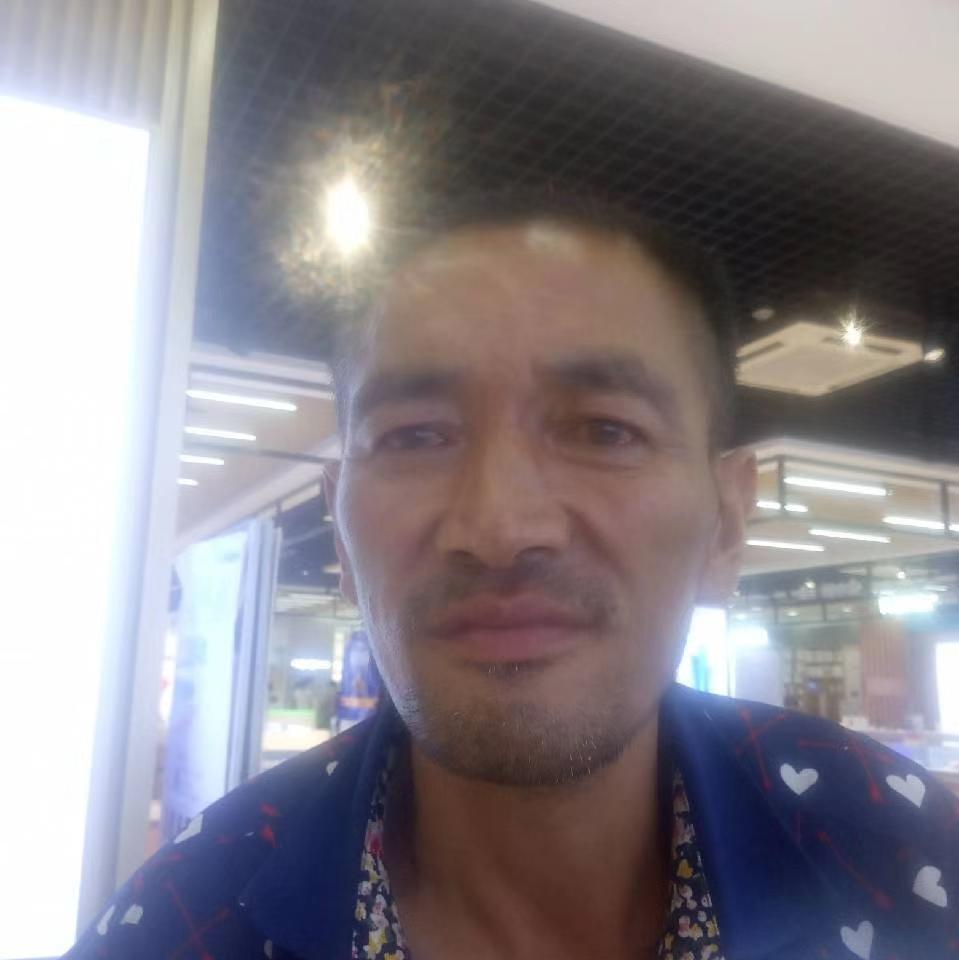身影保卫腼腆的照片