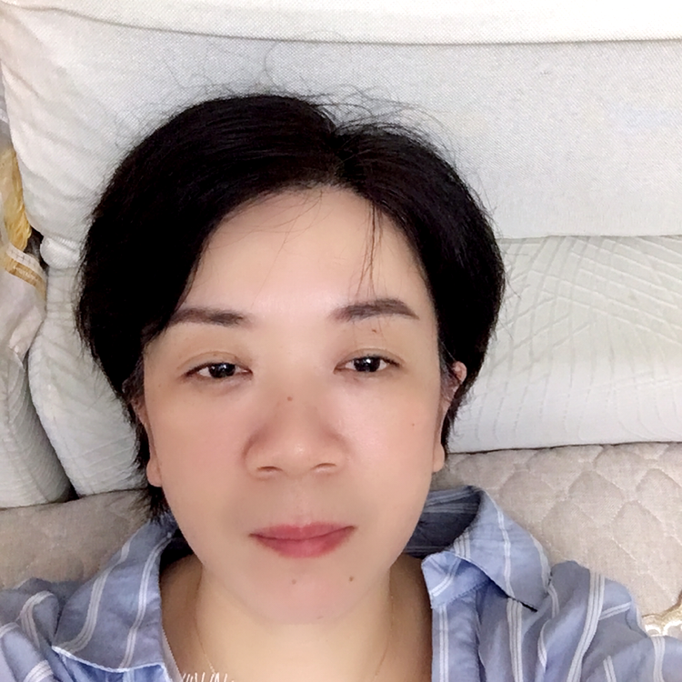 英俊倾心咖啡的照片