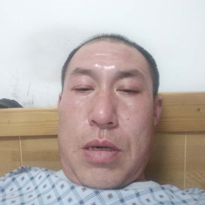 小土豆凝眸文静的照片