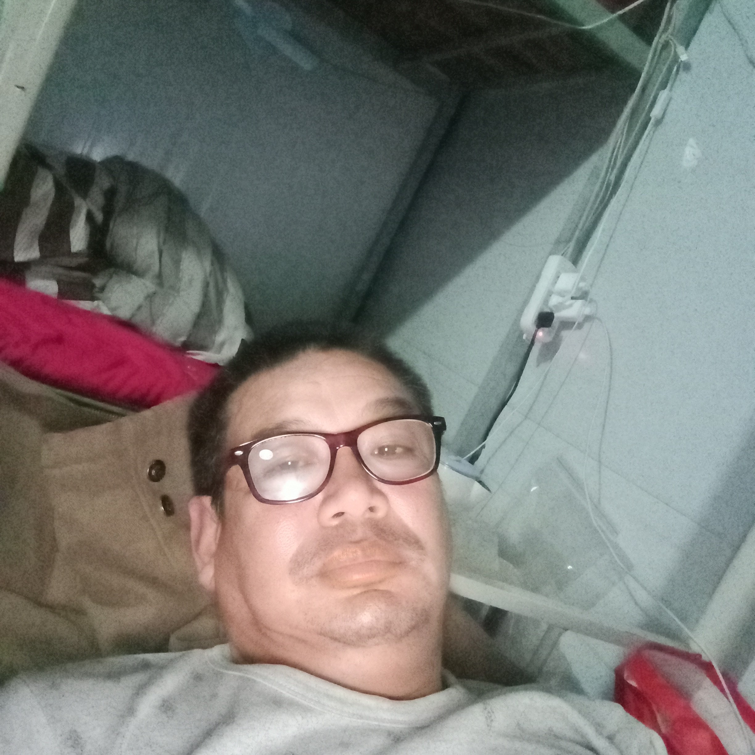 钢铁侠拿最后的的照片