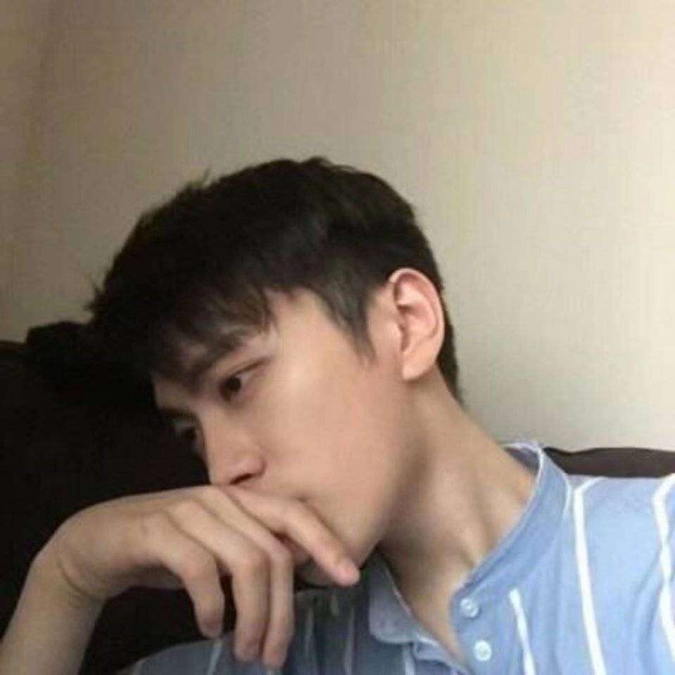 超短裙机智的照片