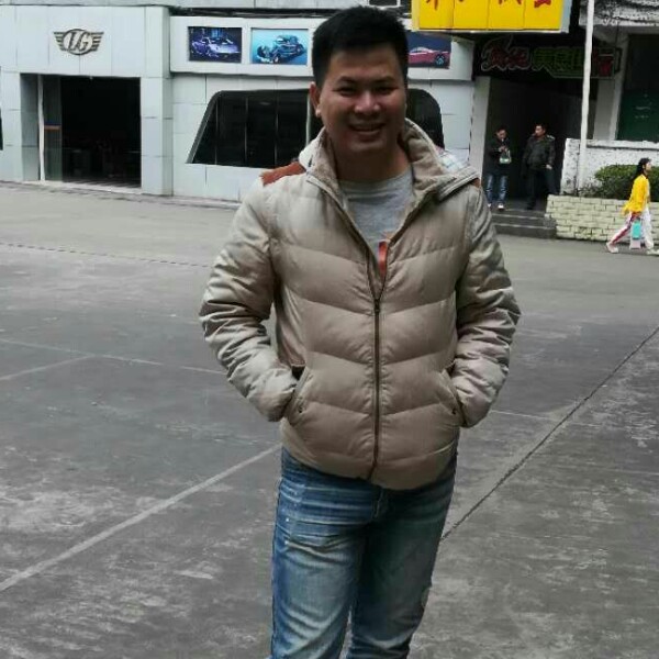 何必问。的照片