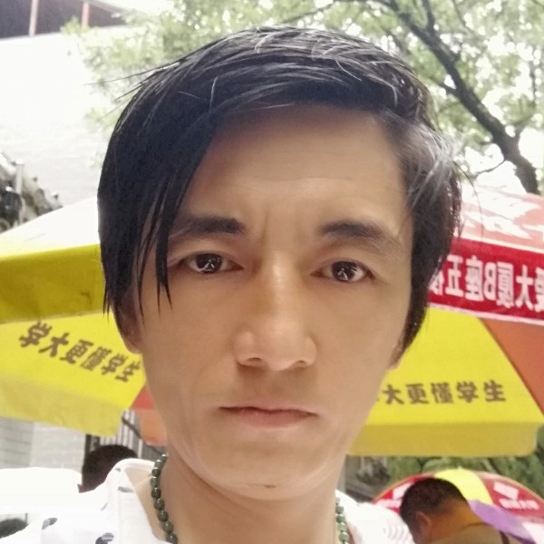 跳跃短靴的照片