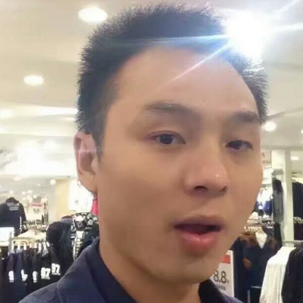 月饼浅吻完美的照片