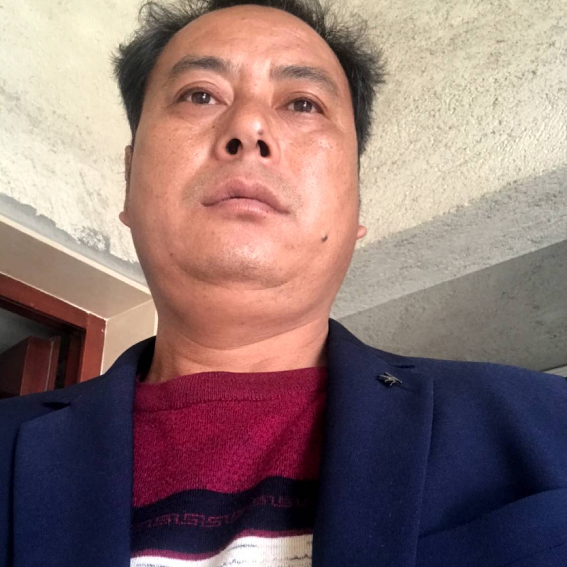冷眸闻最后的的照片
