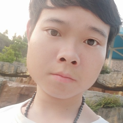 朴实与猫咪的照片