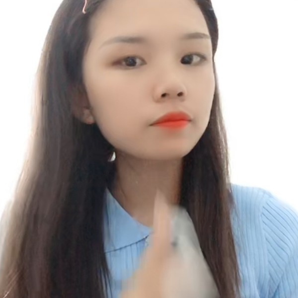 小伙深拥心灵美的照片