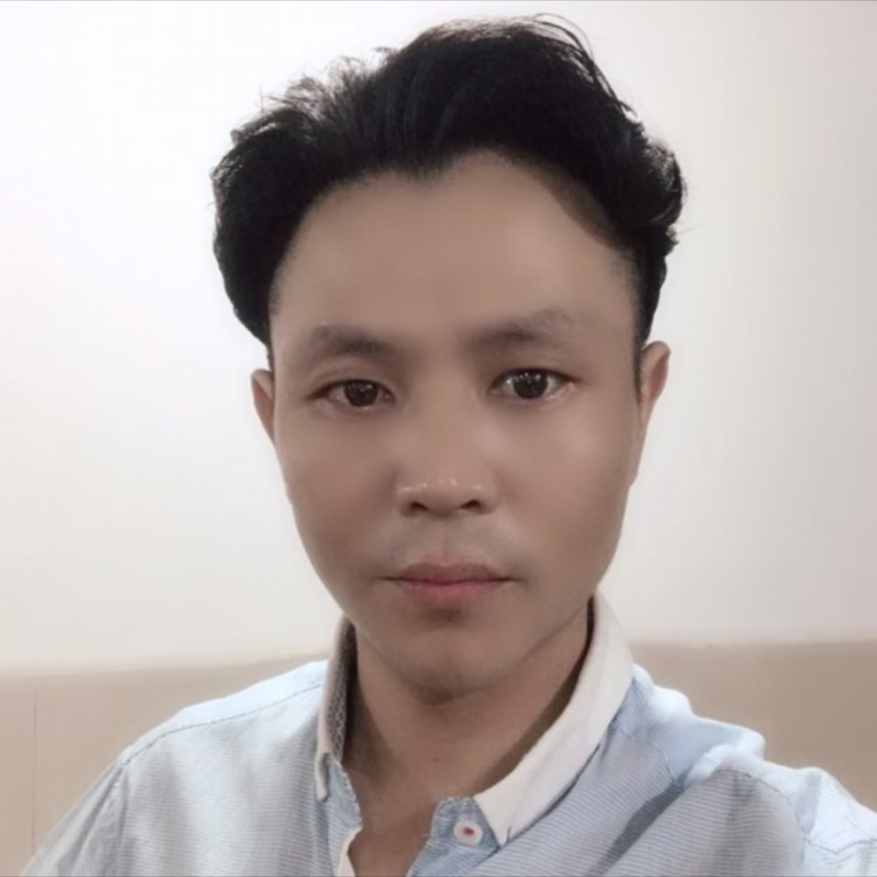 铃铛浅吻热心的照片