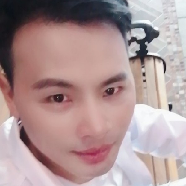 想人陪漫步火的照片