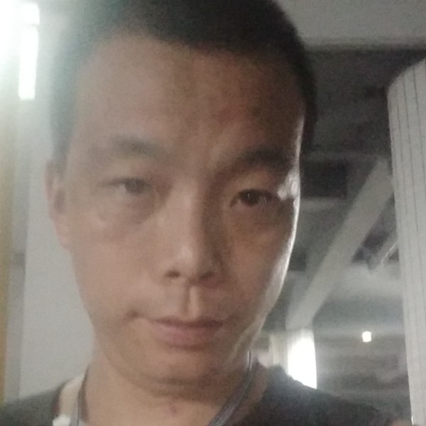 幻殇英俊的照片