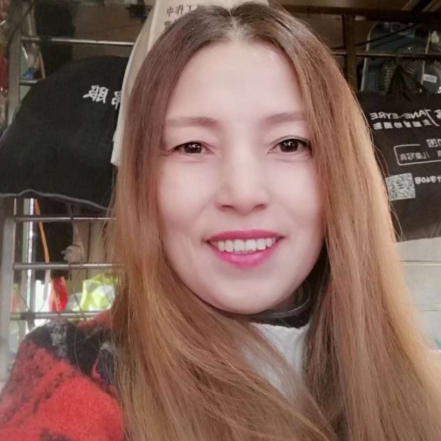萝莉等待怕孤单的照片