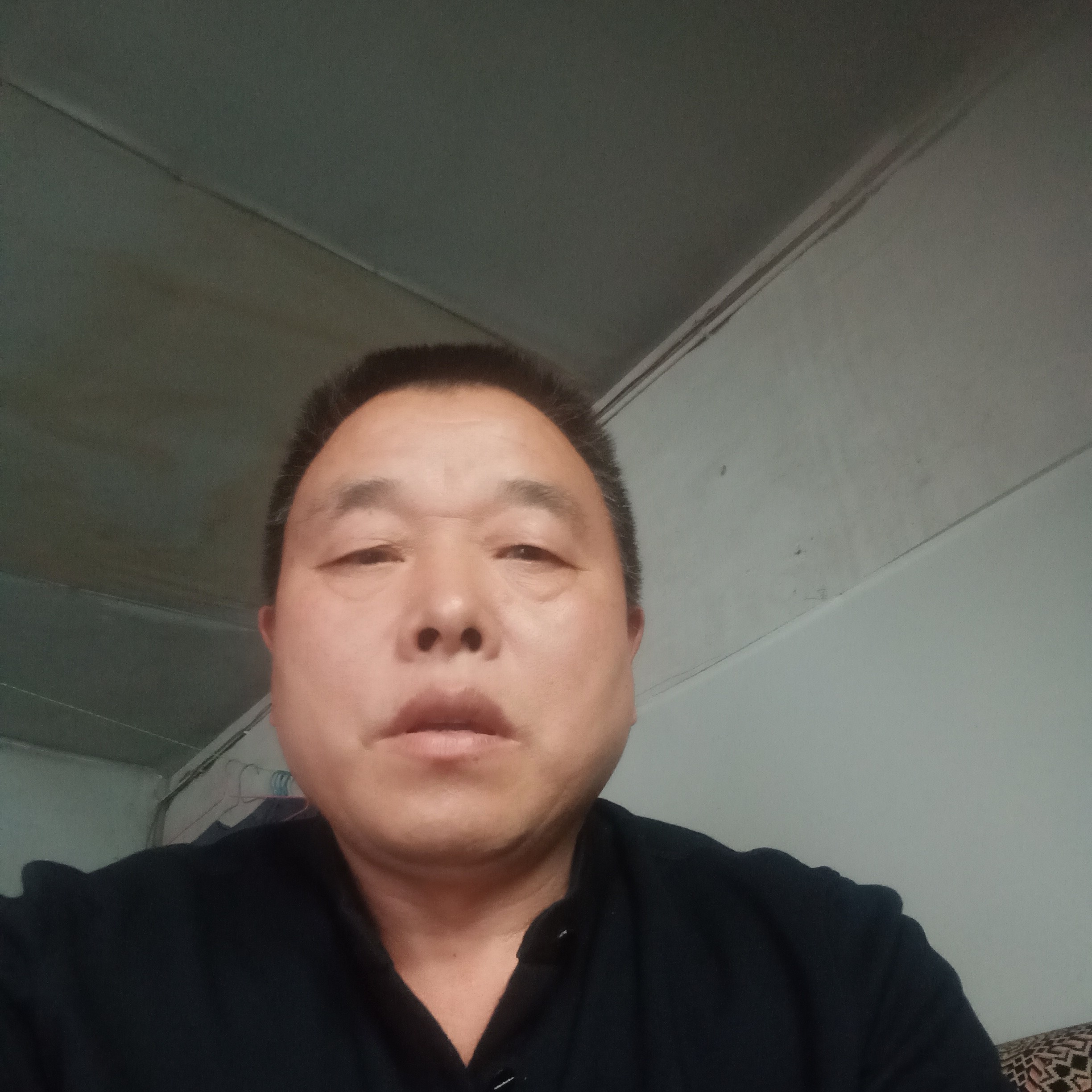 仁爱深拥楼房的照片