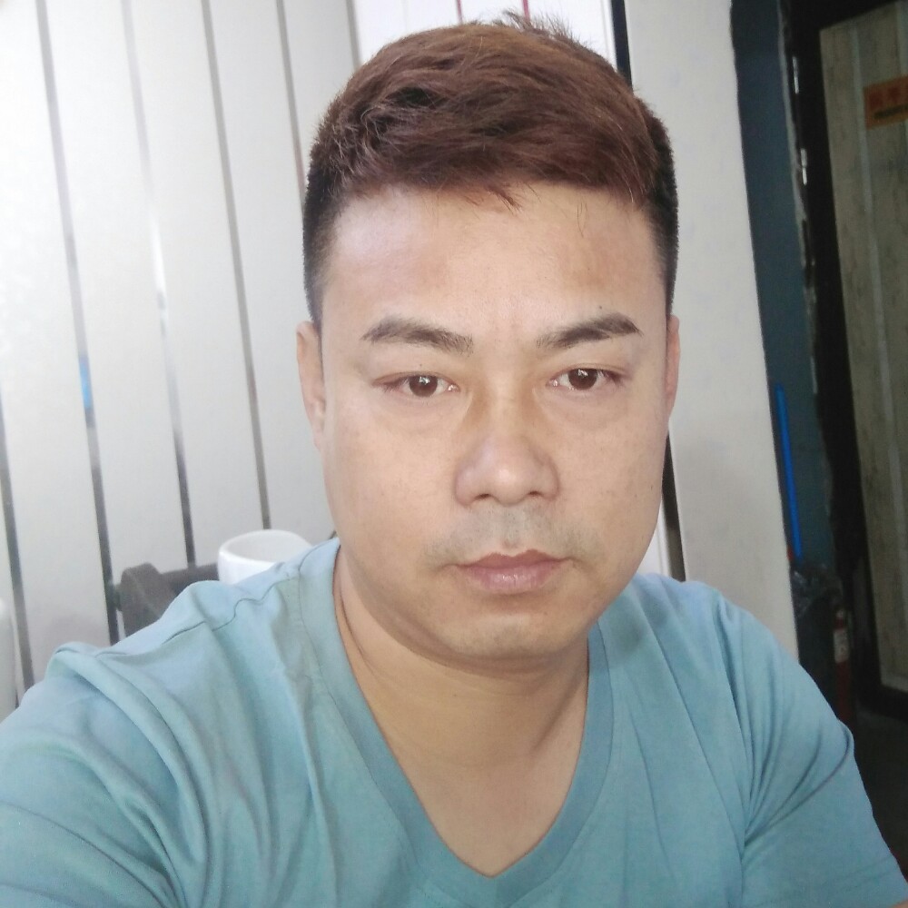 管飞的照片