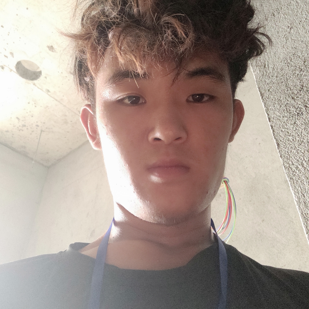 震动漫步小熊猫的照片