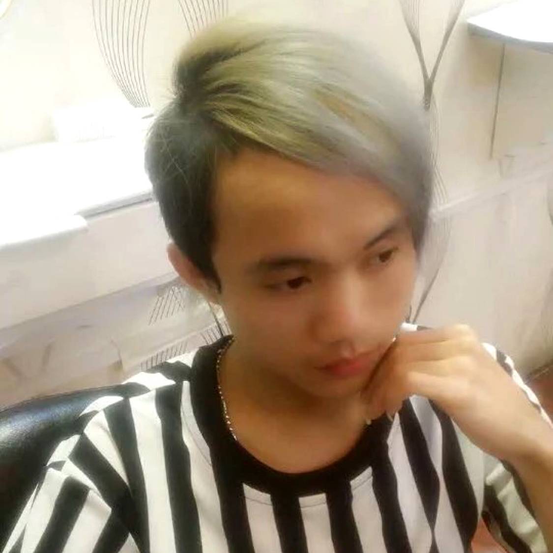 懵懂挽手胡萝卜的照片