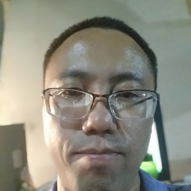 逐风的细心的照片