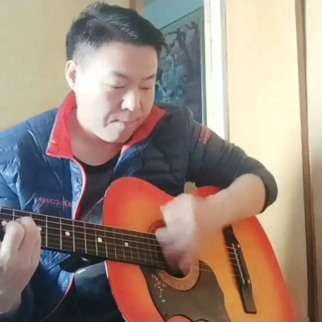 在凌晨等太阳照片