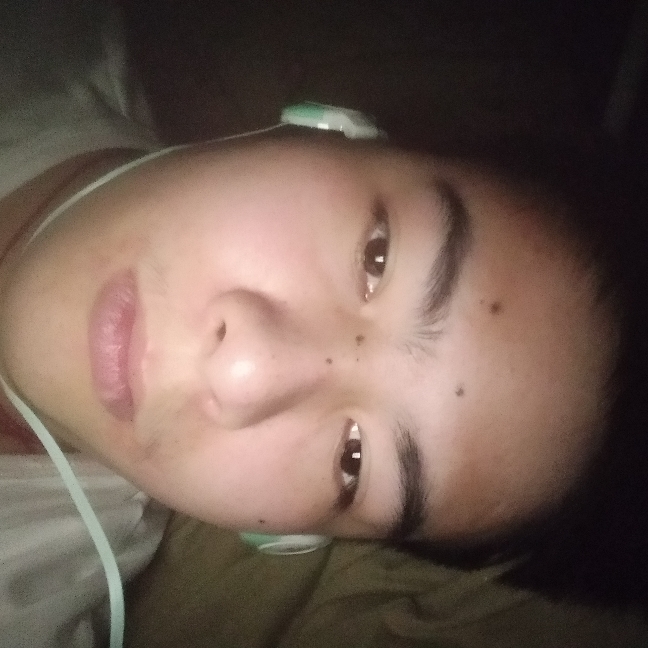 健壮回首服饰的照片