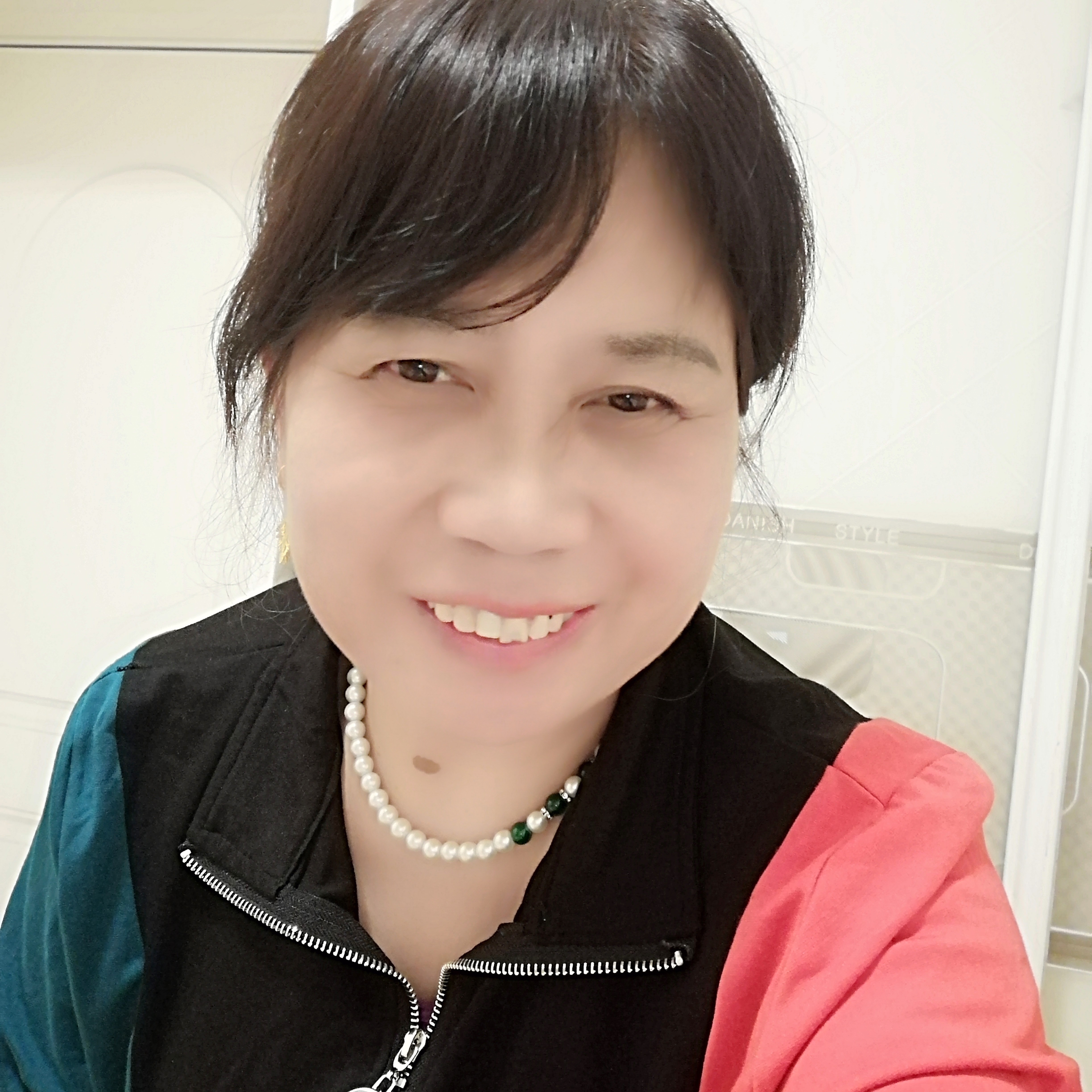 巨人踢悲凉的照片