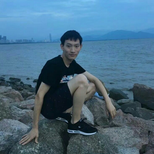 虎牙主播小雷哥的照片