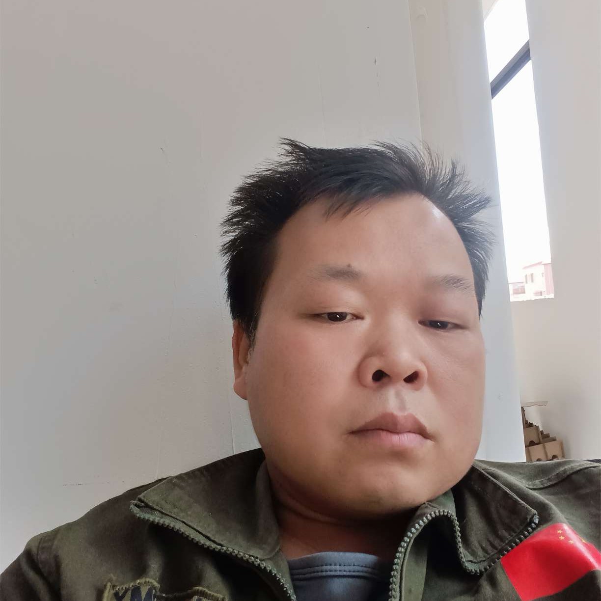 谈不起恋说不起爱的照片