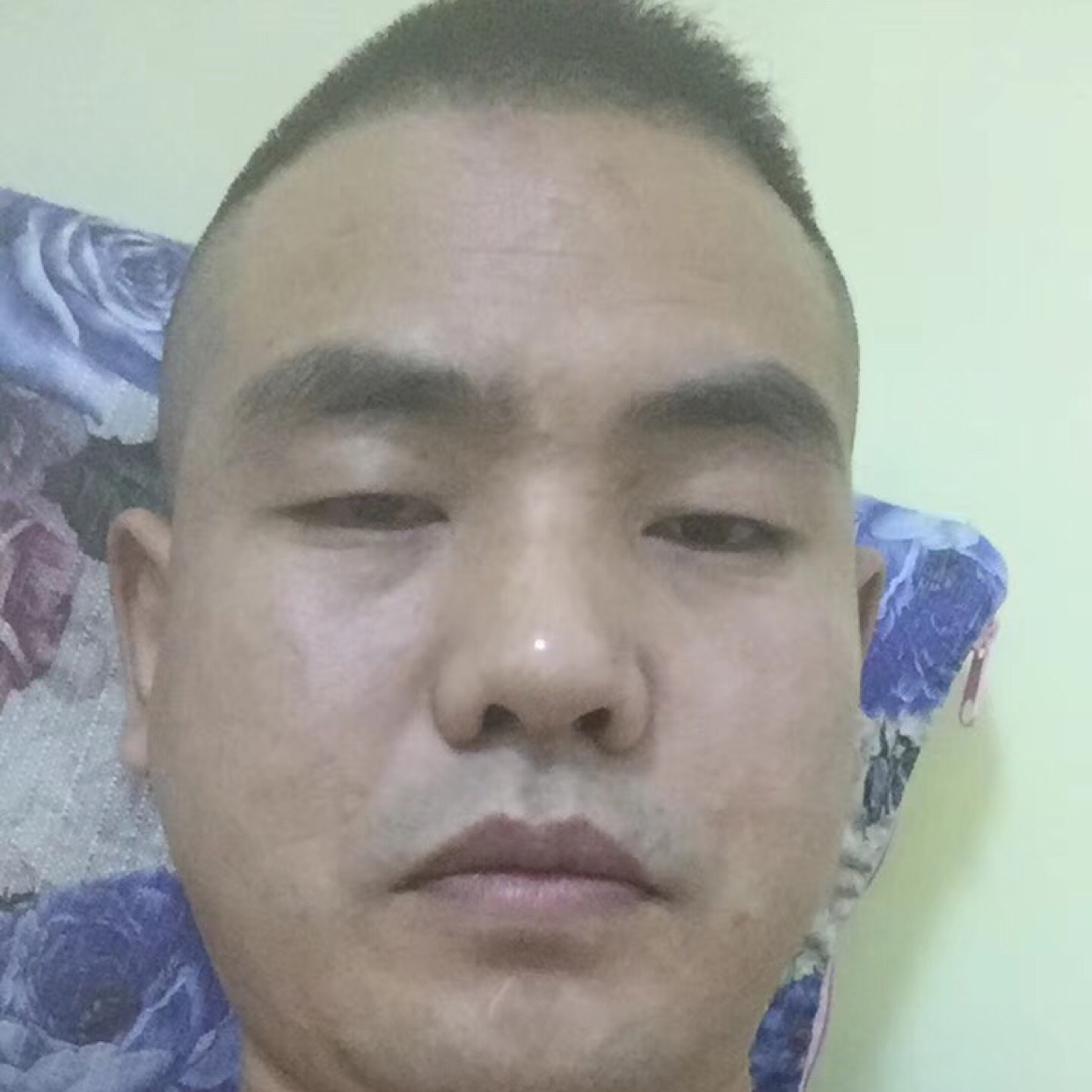 明安成的照片
