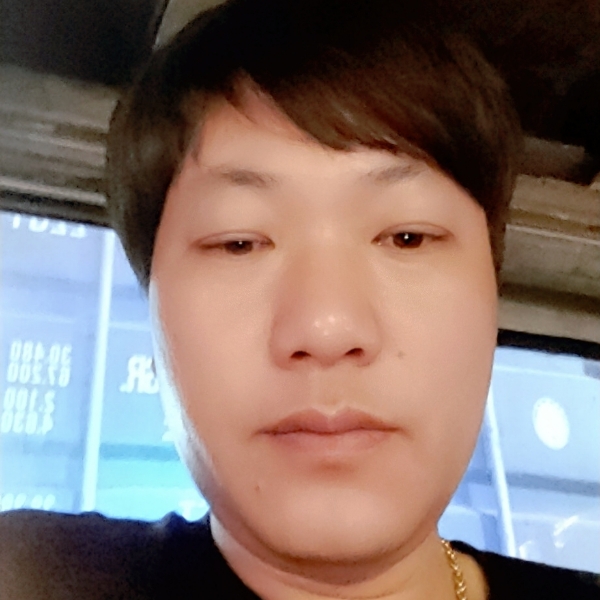 苗条用小猫咪的照片