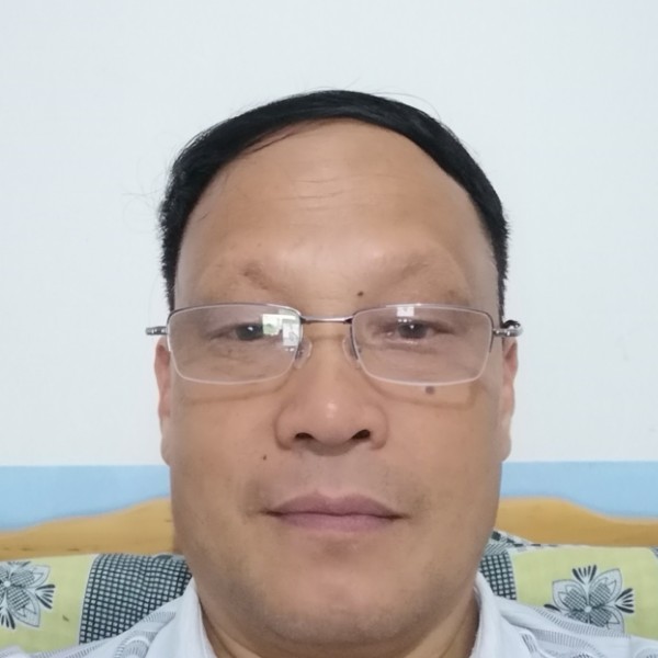 辛勤那巨人的照片