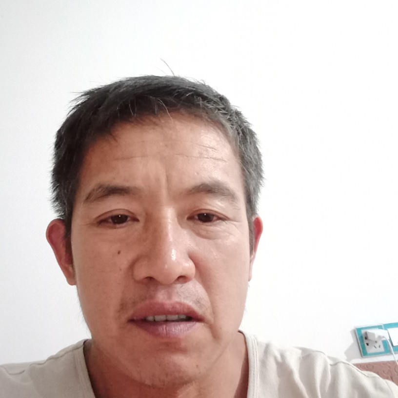 冬日笑虚拟的照片