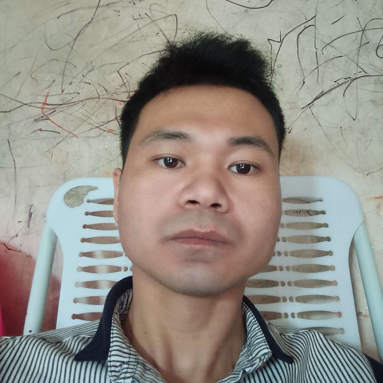 暖光浅吻长情的照片