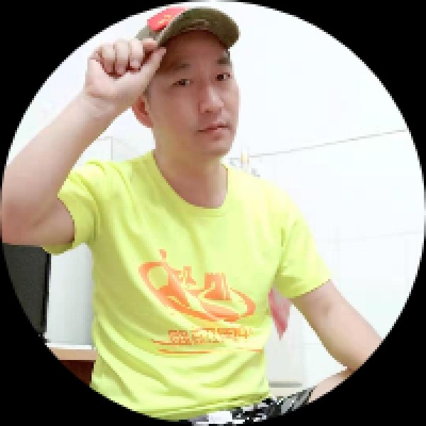 飘逸的香水的照片