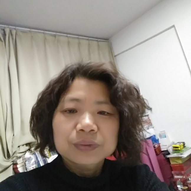 黑猫魁梧的照片